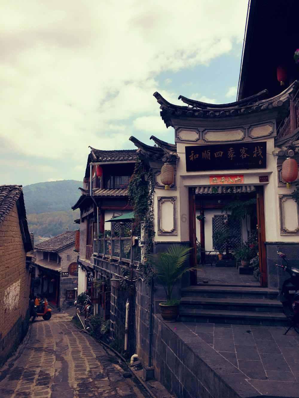 逃离世界杯的现场